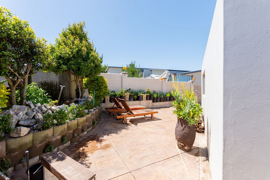 4 Bedroom Property for Sale in Myburgh Park Western Cape